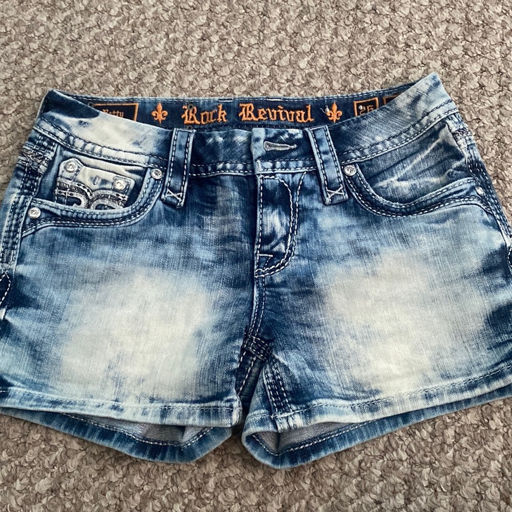 ROCK REVIVAL SHORTS